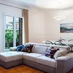 Acquamarina Luxury House