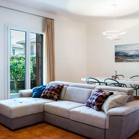 Acquamarina Luxury House